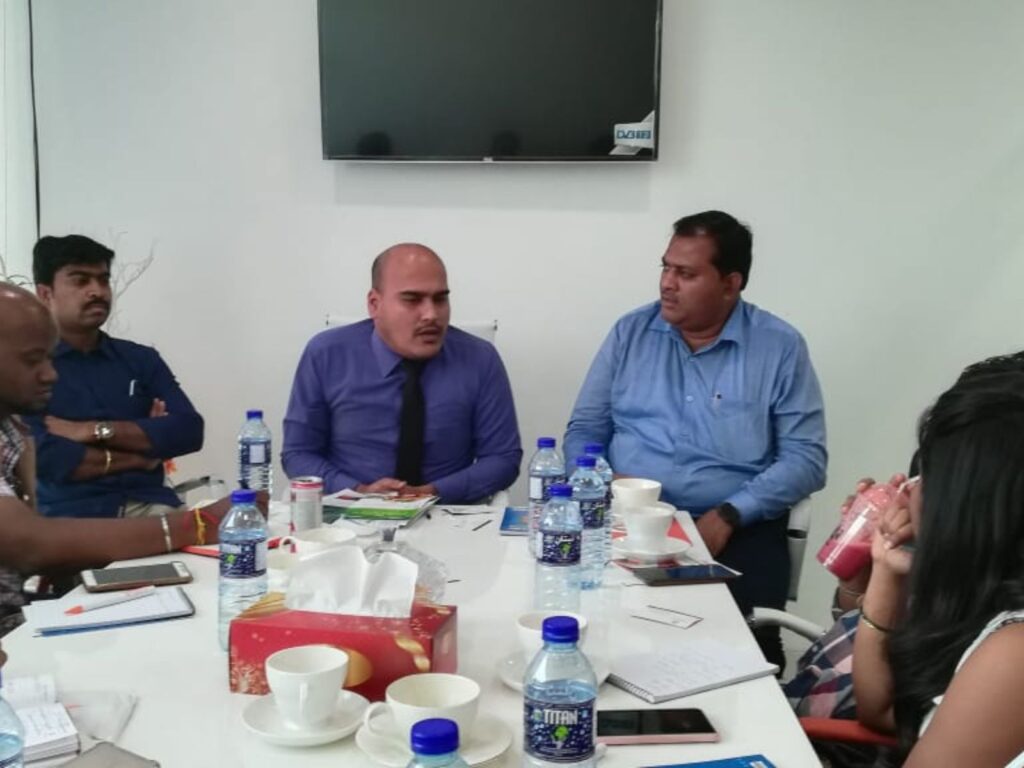 Global business consultant meetings 5 bcezxfzw